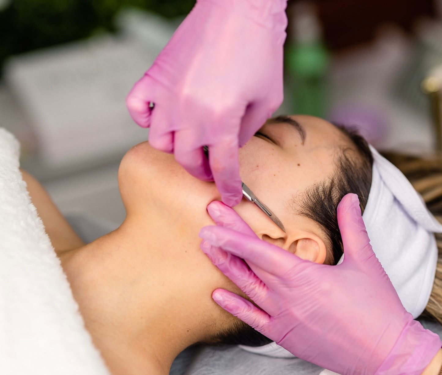 Dermaplane Facial 60